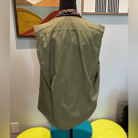 🍀3 FOR $15🍀 | Handmade | Olive | Vest | Zipper Close | 4 Lg Pocket | Gardening - Picture 2 of 16